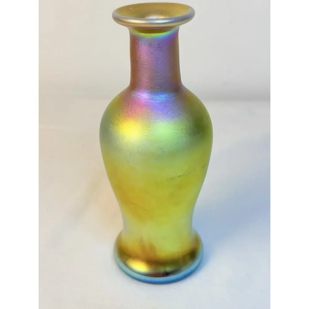 Signed Carl Randke Phoenix Studios Gold Iridescent Art Glass Bud Vase PP18GL